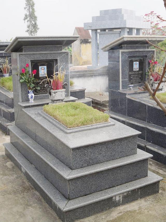 Mẫu mộ tam cấp ốp bằng đá trắng Phú Yên với mức giá rẻ