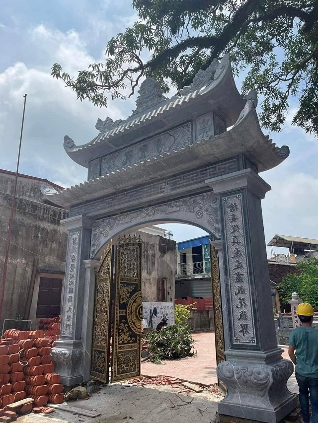 Mẫu cổng đá dành cho biệt thự của cô Giang tại Hà Nam